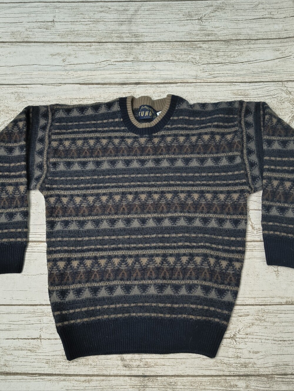 Tundra Vintage Wool Blend Sweater Made In Canada Size Medium